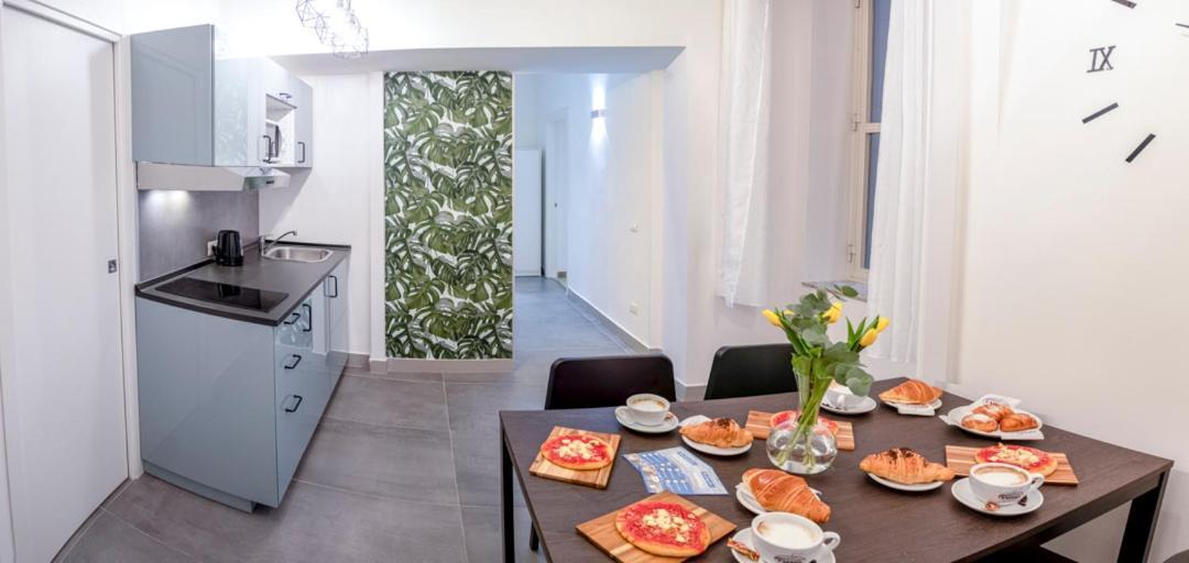 Bartolomeo 61 Appartement Napels Buitenkant foto